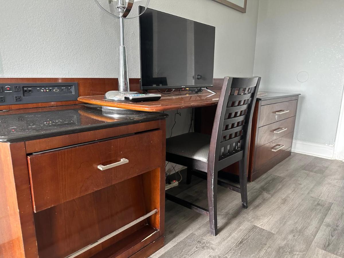 Courtland Inn Екстер'єр фото
